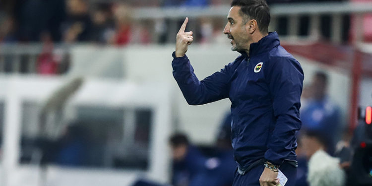 Vitor Pereira: Yediğimiz gol benim sorumluluğum, her şey benim sorumluluğum; bu şekilde, bitti!