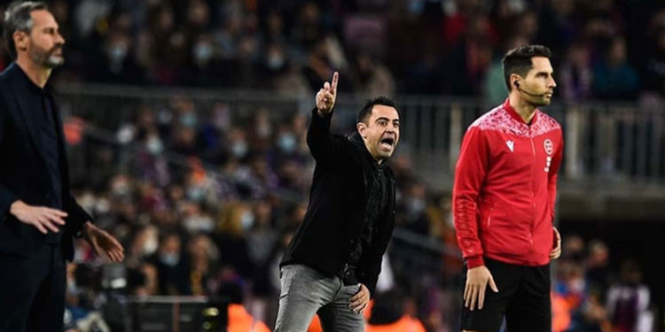 Xavi Hernandez, Barcelona'daki kariyerine derbi galibiyetiyle başladı