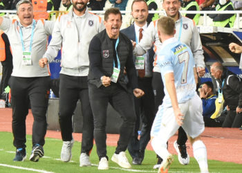 Yeni Malatyaspor'u deplasmanda deviren Başakşehir, Emre Belözoğlu yönetiminde 4'te 4 yaptı!