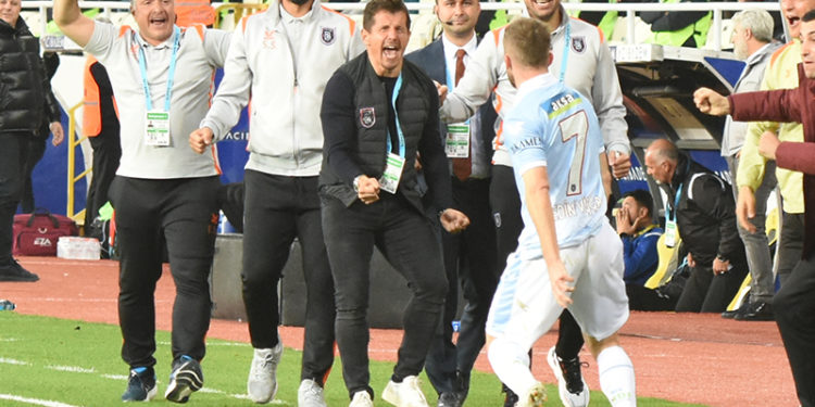 Yeni Malatyaspor'u deplasmanda deviren Başakşehir, Emre Belözoğlu yönetiminde 4'te 4 yaptı!