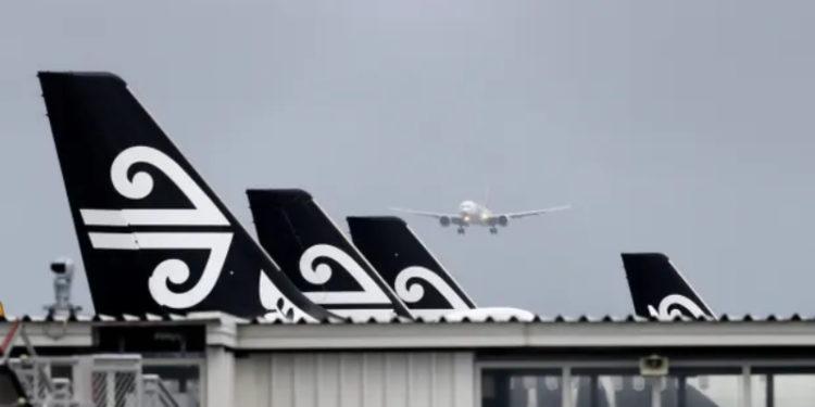 Yeni Zelanda, yeni yıl itibariyle sınırlarını aşılılara açmaya başlayacak