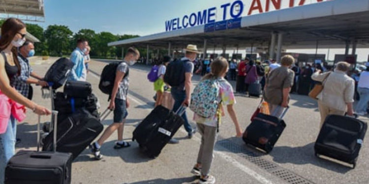 Yıllık yüzde 100 artış: Ekimde yabancı ziyaretçi sayısı 3,47 milyon