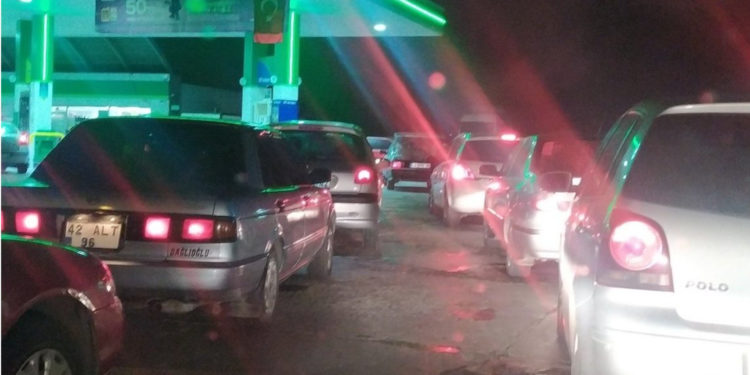 Zamdan önce otogaz kuyruğu