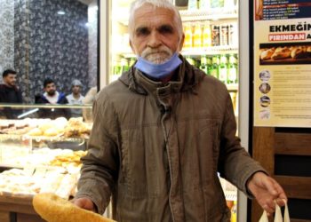'Zamlardan sonra ekmek almadan geri döneni de gördüm, bu süreçte ekmek yemek lüks oldu'