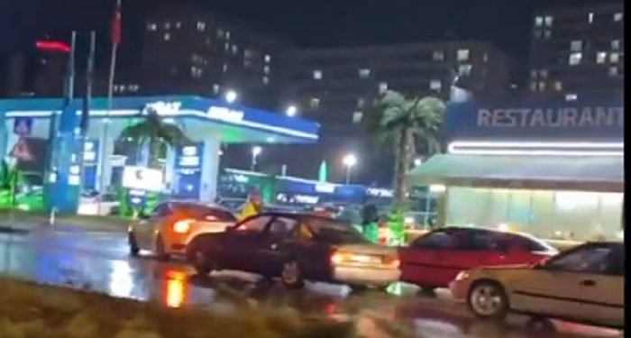 Zamsız otogaz almak isteyen vatandaşlar akaryakıt istasyonlarına akın etti