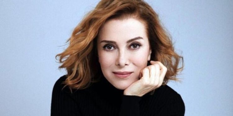 Zuhal Olcay'dan 'gezegene saygı' açıklaması: Sahne kıyafetlerini en az 4-5 kez giymeliyiz