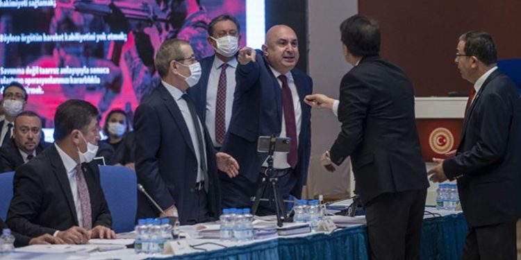 CHP’li Engin Özkoç, Soylu’ya patladı: 15 Temmuz’da toplanan paraları niye şehitlere vermediniz?