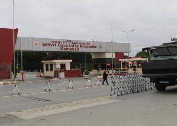 ÇHD'li avukatlara 450 yıl hapis istemi
