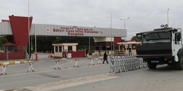 ÇHD'li avukatlara 450 yıl hapis istemi