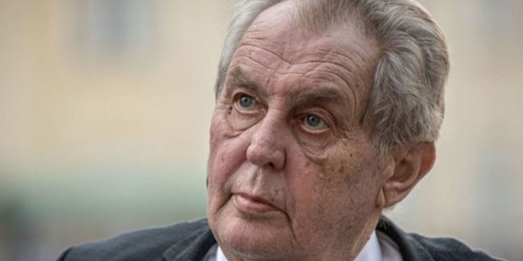 Çek Cumhuriyeti Devlet Başkanı Zeman hastaneye kaldırıldı, yeni Covid önlemleri ilan edildi