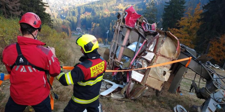 Çekya’da teleferik kabini 30 metreden yere çakıldı: 1 ölü