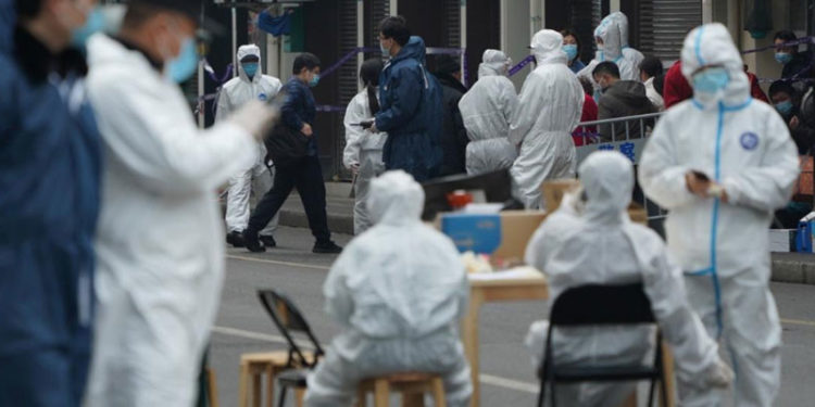 Çin'de tek bir koronavirüs vakası nedeniyle tüm okul karantinaya alındı, öğrenciler mahsur kaldı
