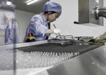 Çin'de üretilen Covid-19 ilacının insan testi başladı