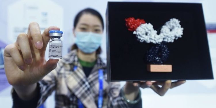 Çin'de üretilen Covid-19 ilaç adayı insanlar üzerinde test ediliyor