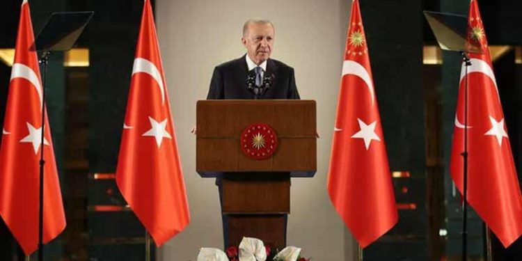 'Öğretmenler buluşması'nda konuşan Erdoğan, dolardan bahsetmedi