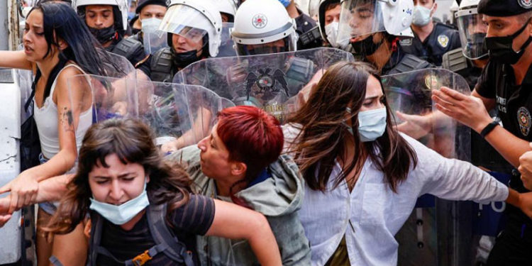 İYİ Parti teşkilatlarına 'eylemlere katılmayın' talimatı