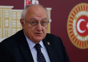 İYİ Partili emekli büyükelçi Erozan: Kişisel beka bir kez daha öne çıkmış gözüküyor