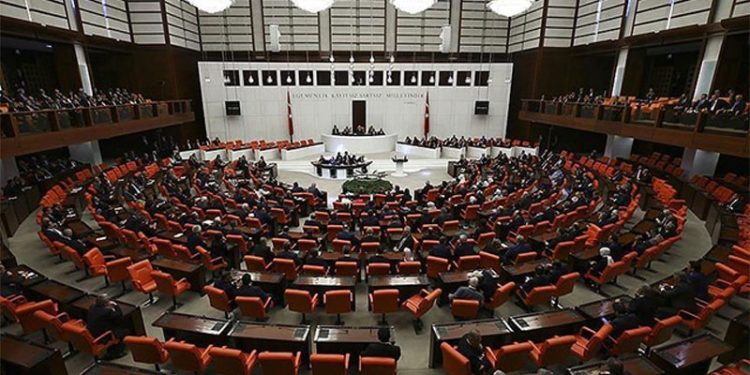 İflas da arttı icra da: İcradaki dosya sayısı 30 milyon 384 bin