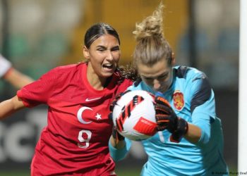 "İki ülke arasında": Deplasmandayken de evlerindeler