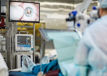 İlk kez bir hastaya dijital 3D baskılı protez göz takıldı