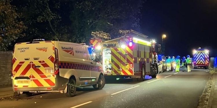 İngiltere’de iki tren çarpıştı: 12 yaralı