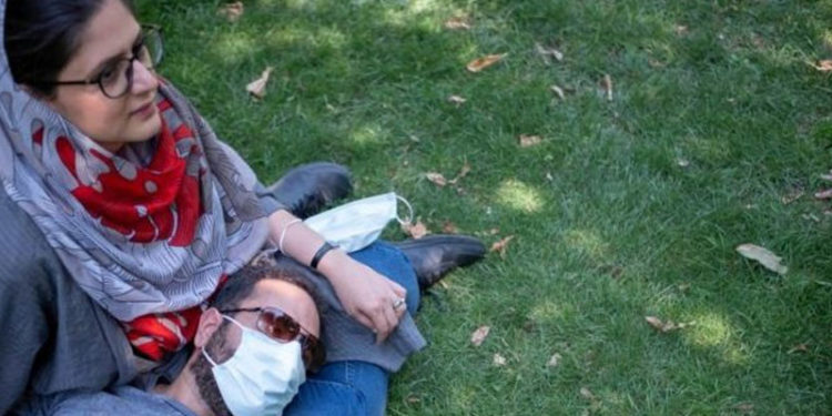 İran'da evlilik dışı birlikte yaşayan çiftler, kürtaj gibi güç tercihlere zorlanıyor