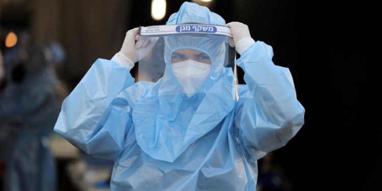 İsrail, yeni varyant nedeniyle 6 ülkeyi kırmızı listeye aldı