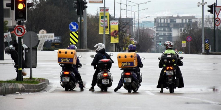 İstanbul Valiliği motosiklet ve scooter kullanımını yarın akşam 18.00’a kadar yasakladı
