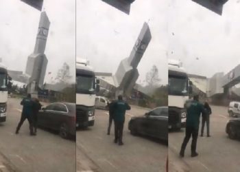 İstanbul fırtınaya teslim: saat kulesi yıkıldı, TIR’lar devrildi; 4 can kaybı