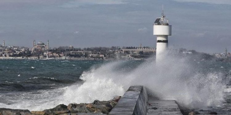 İstanbul için kuvvetli rüzgar uyarısı