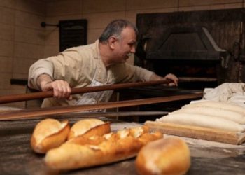 İstanbul'da ekmeğe 'resmen' zam geldi