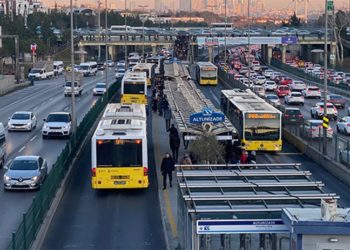 İstanbul'da ulaşıma zam teklifi ertelendi