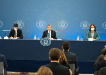 İtalya'da aşı yaptırmayanlara sıkı tedbirler getirildi