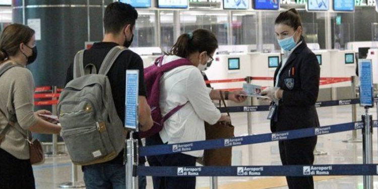 İtalya'nın ilk Omicron vakası: 'Semptomlarım hafif, aşı mükemmel sonuç verdi'