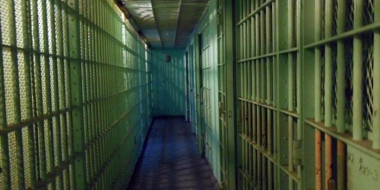 İzmir 1 No’lu F Tipi Cezaevi 'tekkeye çevrildi' iddiası