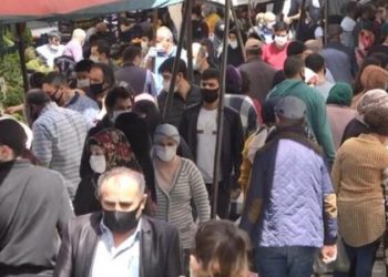 İzmir Tabip Odası Başkanı Dr. Lütfi Çamlı: Şu anda uzamış bir 4'üncü pikin içindeyiz, bir türlü kontrol altına alınamıyor