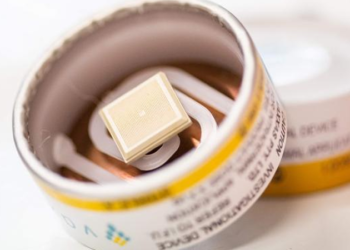 İğne korkusu olanlara müjdeli haber: Yara bandını andıran korona aşısı geliştiriliyor