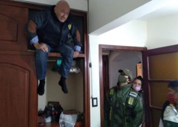 İşkencecinin sonu: Dolapta saklanırken yakalandı