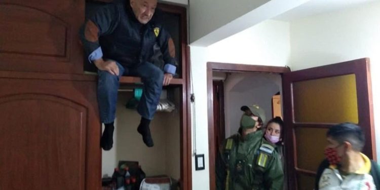 İşkencecinin sonu: Dolapta saklanırken yakalandı