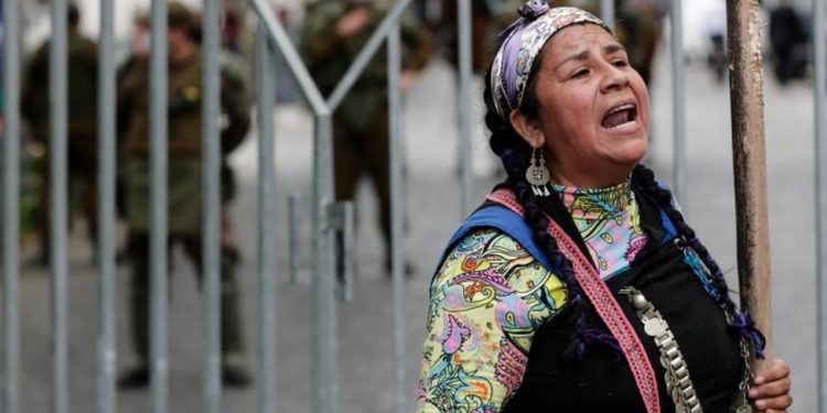 Şili başkanlık seçimlerinde yarış, sağ ve solun uç adayları arasında olacak