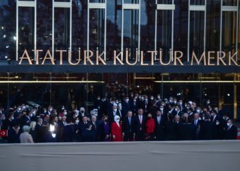 “AKM’nin yıkılıp, 2,2 milyar TL’ye yeniden inşâ edilmeye ihtiyacı yoktu”