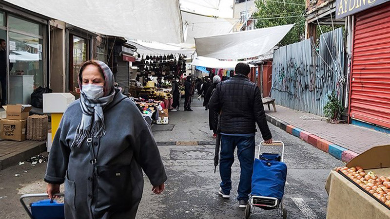 Üç çocuk annesi Aylanç: Millet o kadar çok stok yapıyor ki hafta sonu ayçiçek yağı alabilmek için 3 market gezdim, bulamadım