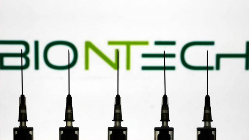 Üç doz BioNTech aşısı Omicron varyantına karşı koruyor