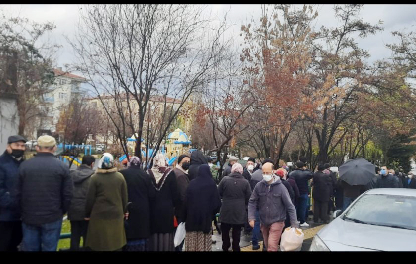 İBB AKP Meclis üyesi Kaynar: Halk Ekmek kuyrukları fotoğraf için oluyor