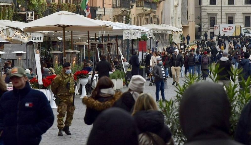 İtalya'da Omicron teyakkuzu: AB ülkelerinden gelenlere yeni kısıtlamalar