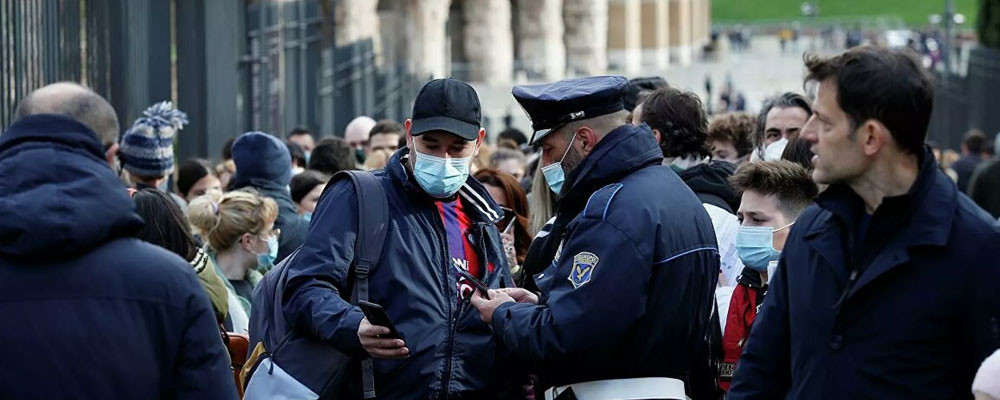 İtalya'da açık havada maske zorunluluğu getirildi, yeni yıl kutlamaları iptal edildi