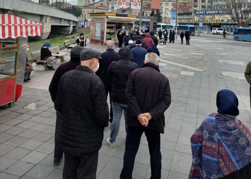 ‘Ucuz ekmek kuyrukları Beştepe’nin penceresinden bile görünüyordur artık’