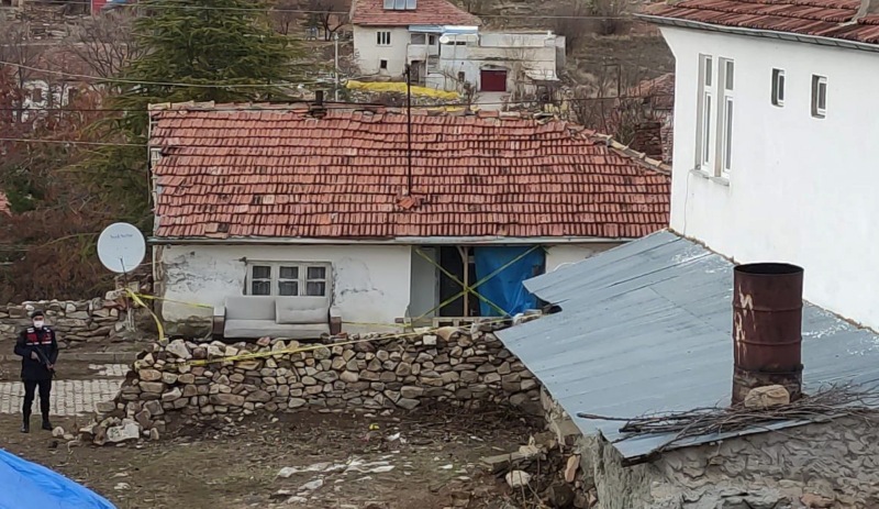 1 aylık bebeğini işkenceyle öldüren kadın tutuklandı