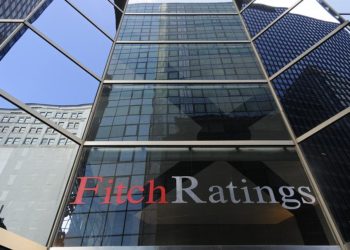 Fitch Türkiye’nin kredi notu görünümünü negatife çevirdi, büyüme beklentisini yükseltti