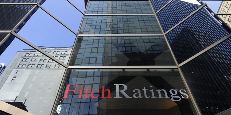 Fitch Türkiye’nin kredi notu görünümünü negatife çevirdi, büyüme beklentisini yükseltti